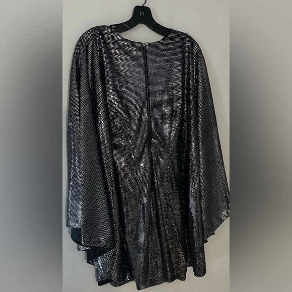 One33 Social Metallic Cape Sleeve Mini Dress Size 4 NWT | Glam Party Dress - Picture 9 of 10